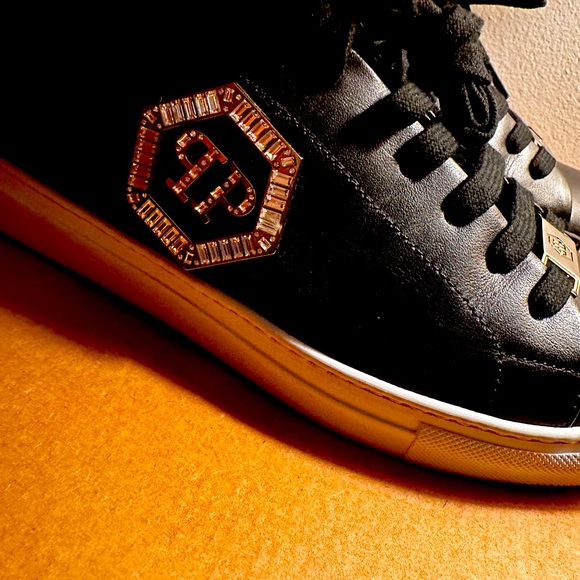 Philipp Plein Low Top Black Sneakers - Picture 3 of 4